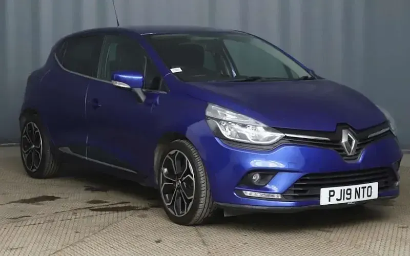 Used Renault Clio Iconic 90 HP (66 kW) 2019 Hatchback