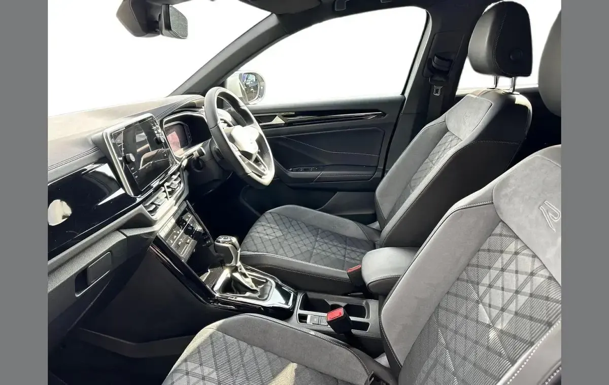 Used VW T-Roc R-line 150 HP (110 kW) 2025 Silver SUV