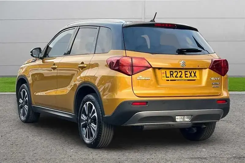 Used Suzuki Vitara SZ5 129 HP (94 kW) 2022 Solar yellow / cosmic black SUV