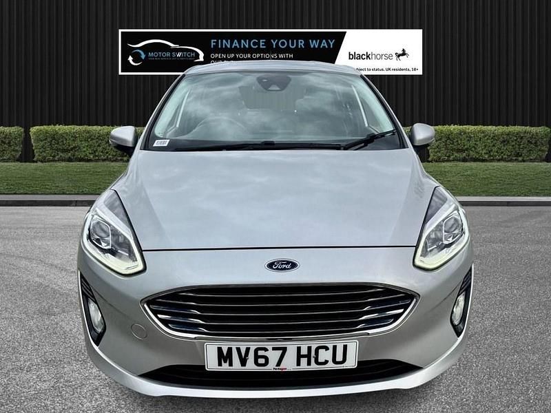 Used Ford Fiesta Zetec 85 HP (62 kW) 2017 Silver Hatchback