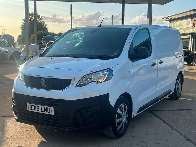 White Used 2018 Peugeot Expert S Van | £5,500 (Fair price) - Image 1/4
