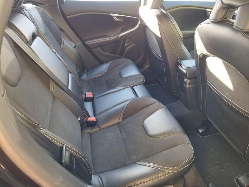 Used Volvo V40 R-Design 120 HP (88 kW) 2016 Black Estate