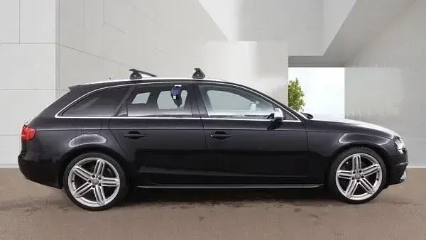 Usado Audi S4 Advanced 333 HP (244 kW) 2012 Preto Carrinha