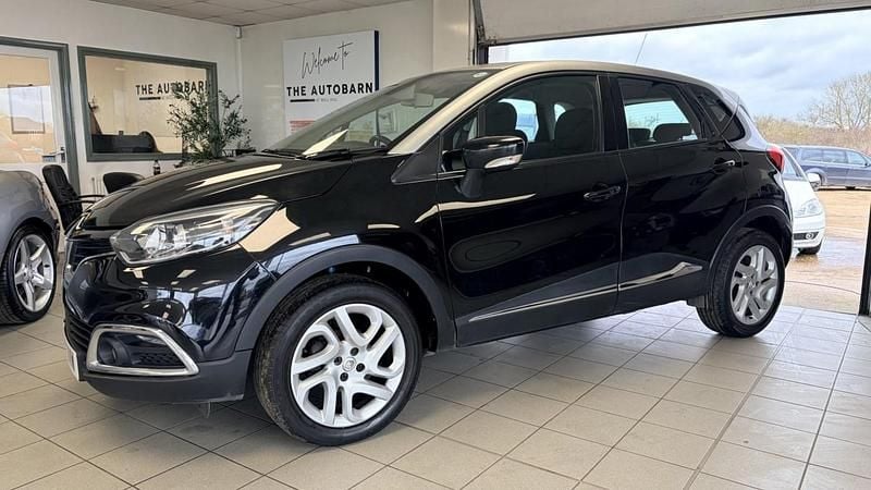 Used Renault Captur Dynamique 90 HP (66 kW) 2017 Black SUV