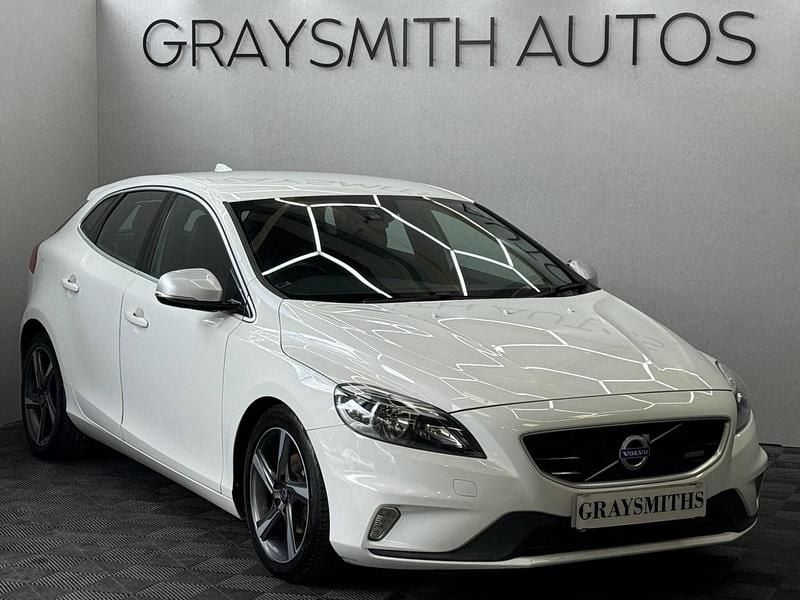 White Used 2015 Volvo V40 R-Design Estate | £8,990 (Fair price) - Image 1/2