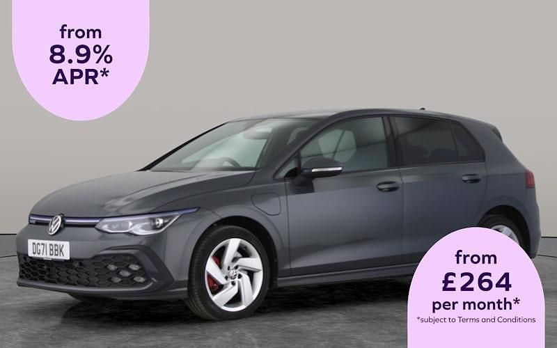 Used 2024 VW Golf VIII GTE Hatchback | £19,420 (Super price) - Image 1/2