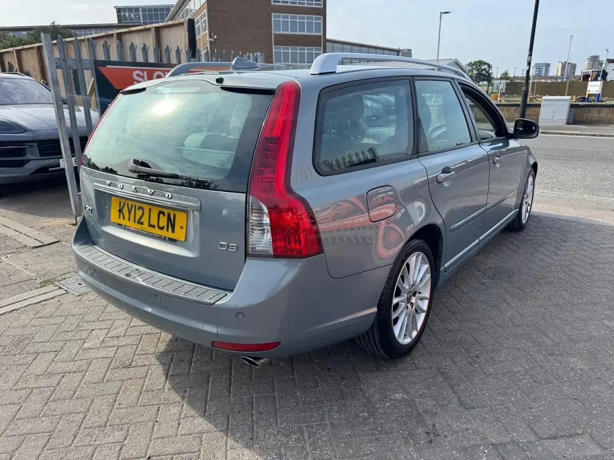 Used Volvo V50 SE Lux 150 HP (110 kW) 2012 Blue Estate