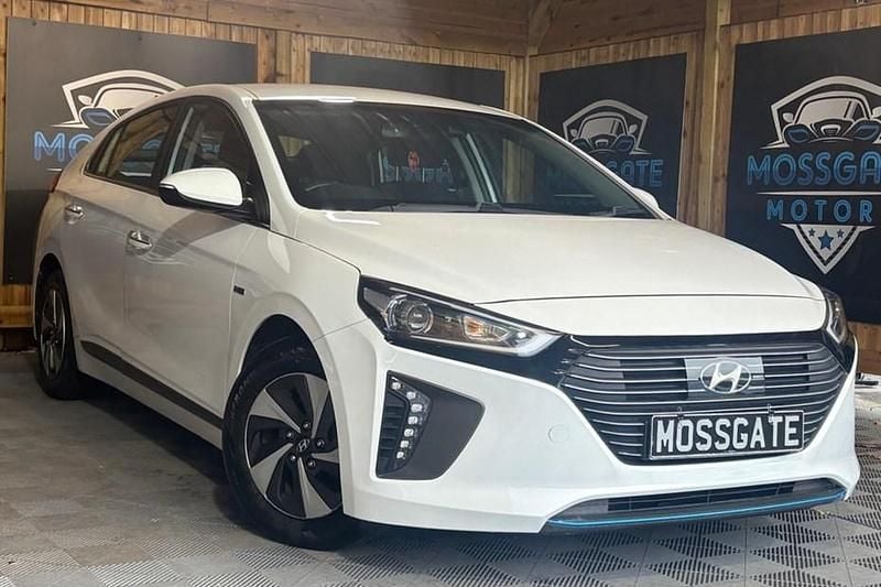 White Used 2018 Hyundai Ioniq Premium Sedan | £9,995 (Fair price) - Image 1/1