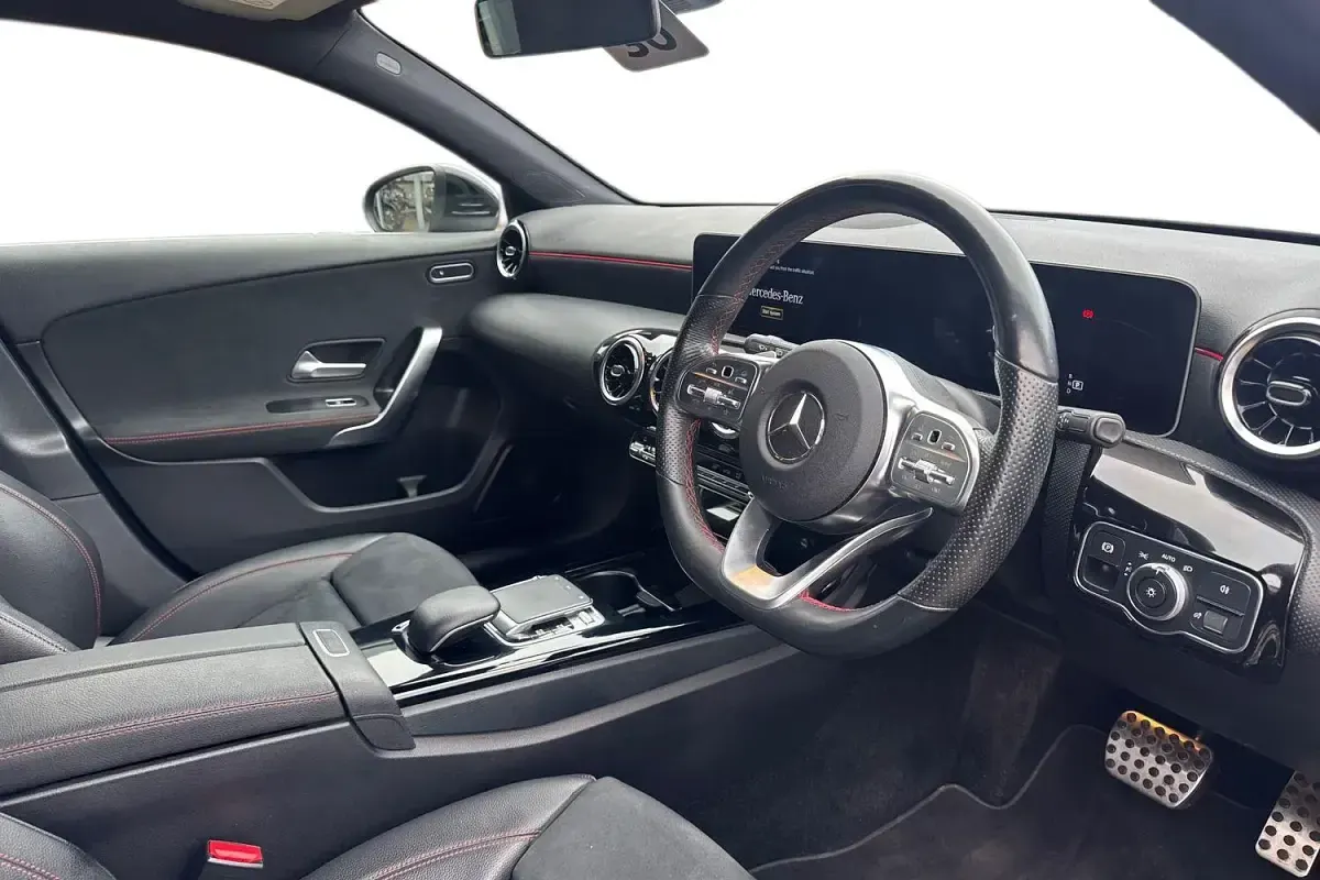 Used Mercedes A180 Executive 116 HP (85 kW) 2019 Black Hatchback
