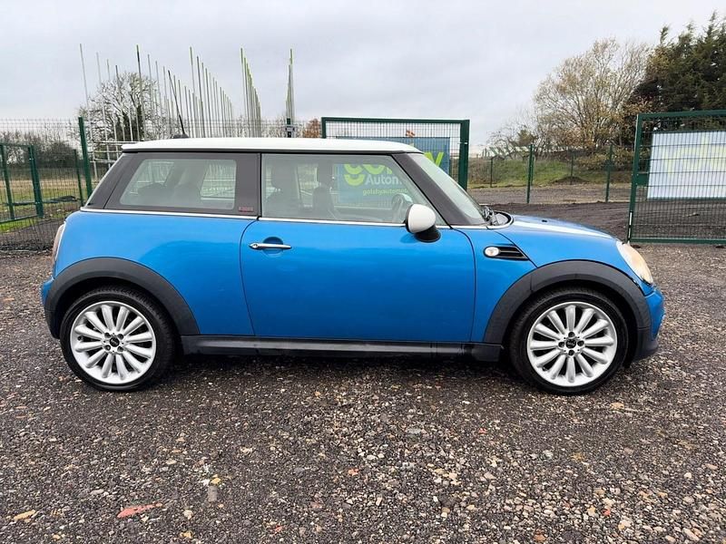 Begagnad Mini Cooper Hatch 122 HK (89 kW) 2011 Blå Halvkombi