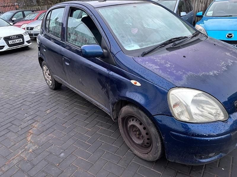 Used Toyota Yaris 2004 Blue Hatchback