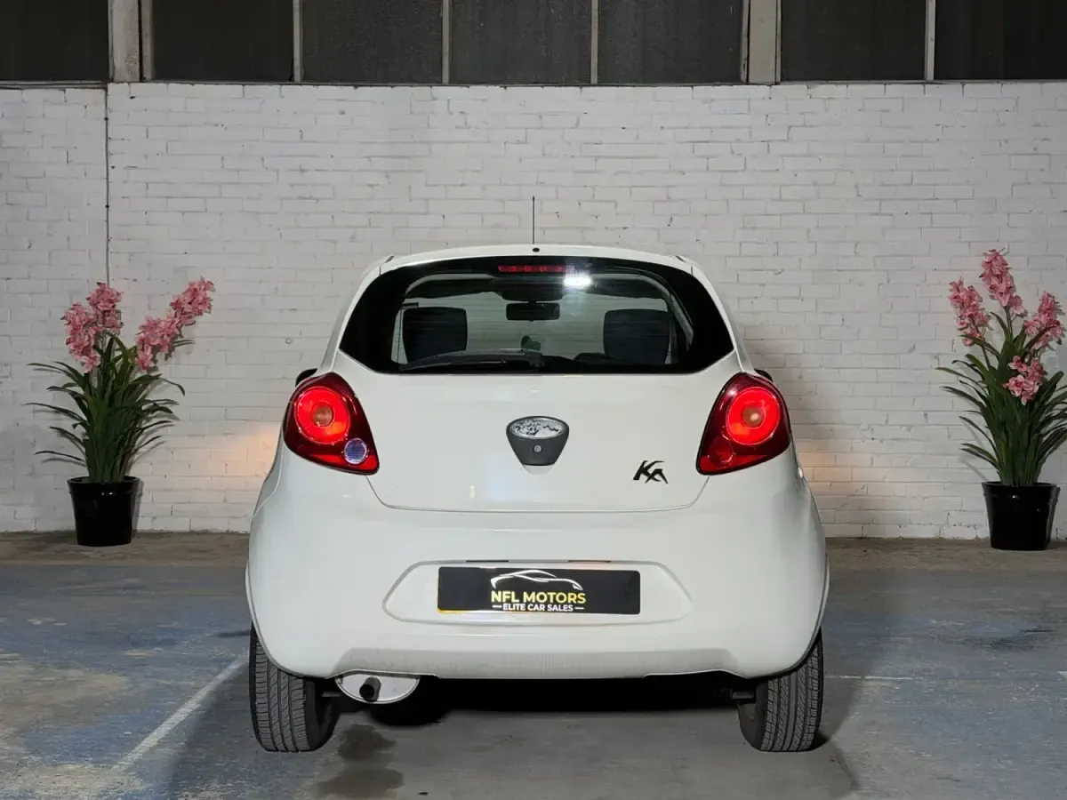 Używany Ford Ka Studio 69 KM (50 kW) 2009 Biały Hatchback