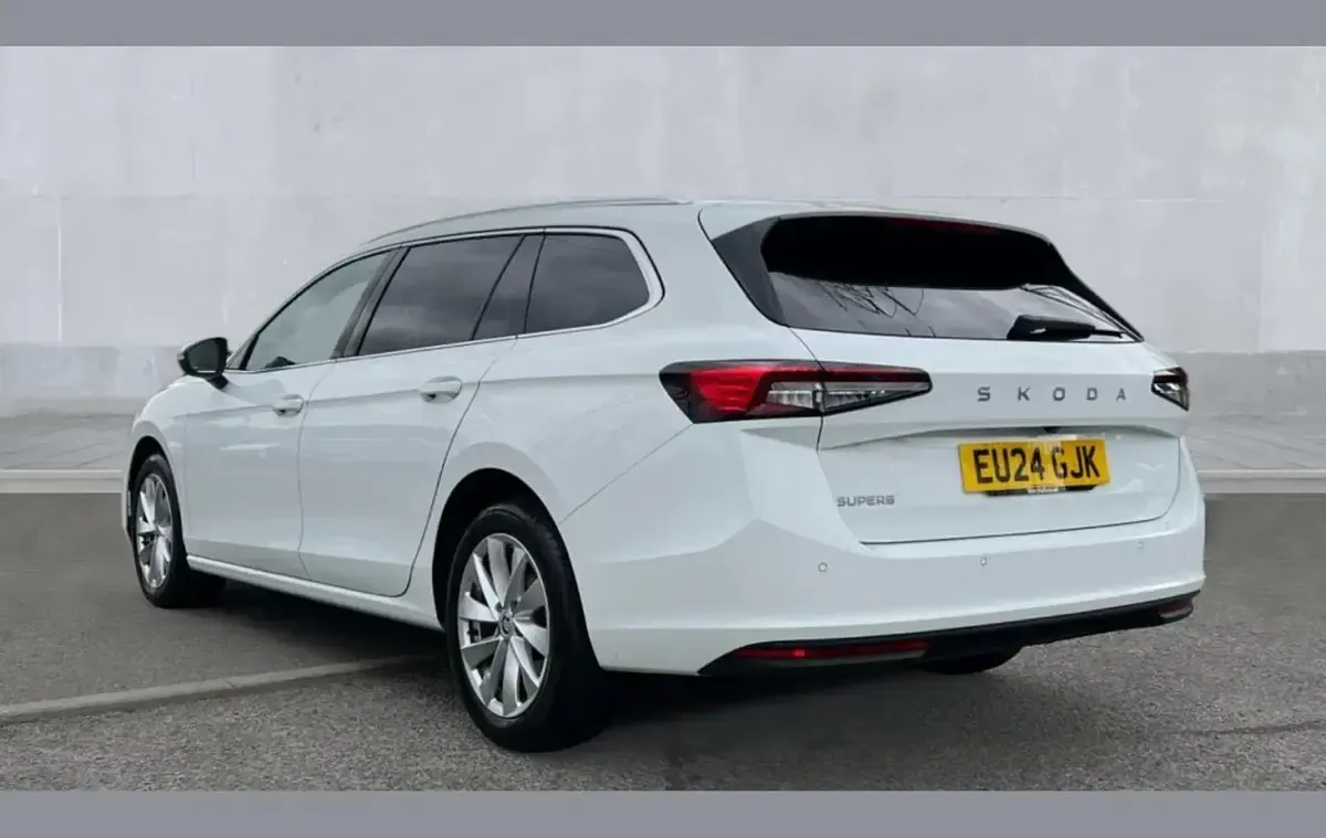 Used Skoda Superb SE Technology 150 HP (110 kW) 2024 Pure white Estate