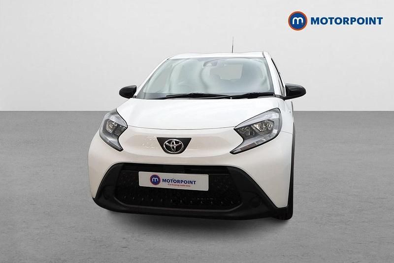 Used Toyota Aygo X PURE 2023 White SUV