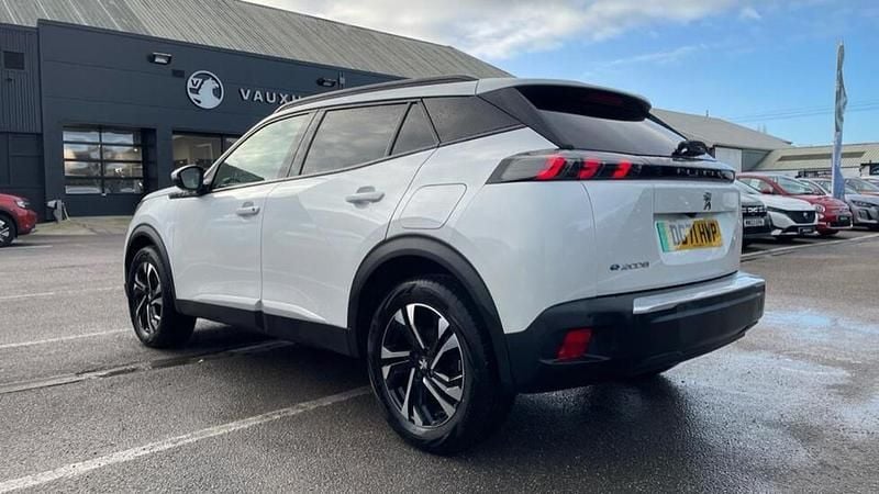 Used Peugeot e-2008 Allure Premium 98 kW (134 HP) 2021 White SUV