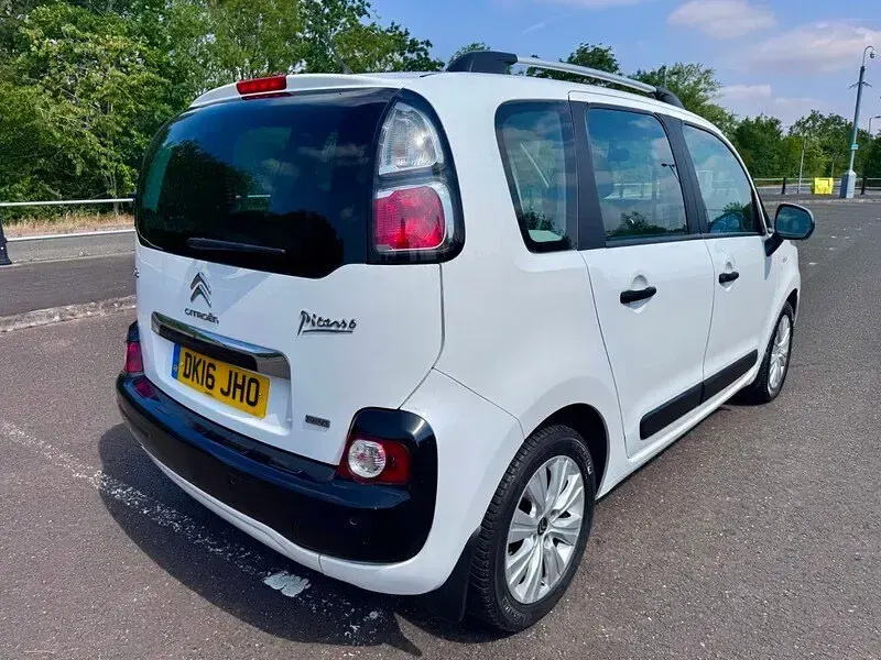 Used Citroën C3 PureTech 2016 White MPV