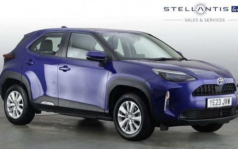 Used 2025 Toyota Yaris Hybrid Estate | £19,851 (Super price) - Image 1/4