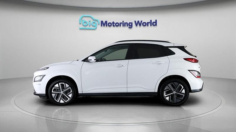 Used Hyundai Kona Premium 100 kW (136 HP) 2022 White SUV