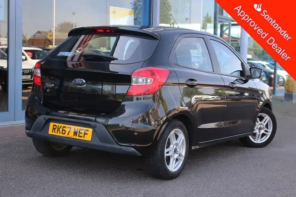 Used Ford Ka Plus Zetec 70 HP (51 kW) 2017 Black Hatchback