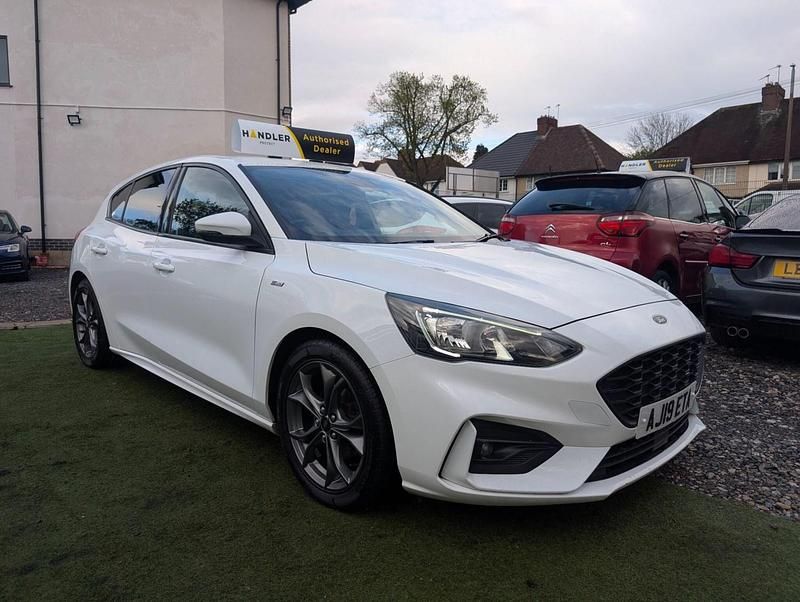 Used Ford Focus ST-Line 2019 White Hatchback