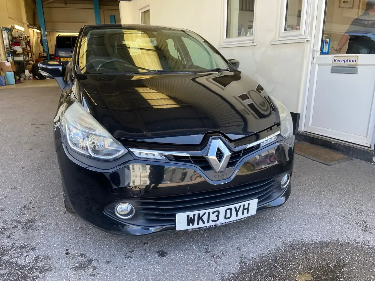 Used Renault Clio IV Dynamique 90 HP (66 kW) 2013 Black Hatchback