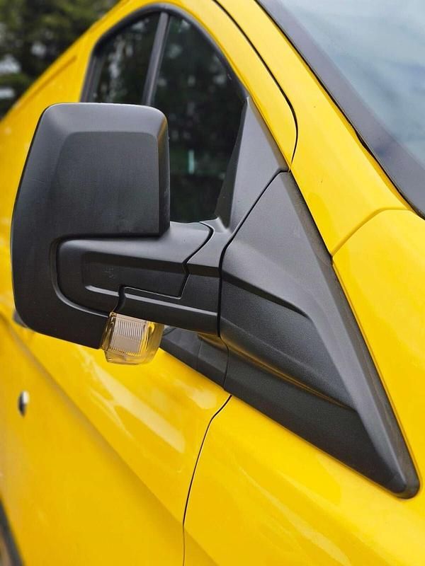 Usado Ford Transit Custom S 105 HP (77 kW) 2022 Amarelo Van