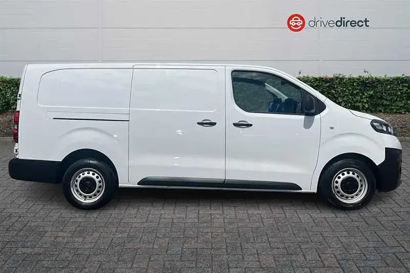 Used Vauxhall Vivaro S 100 HP (73 kW) 2023 White MPV