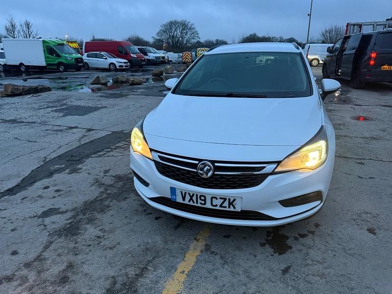 Second-hand Vauxhall Astra Design Edition 136 CP (100 kW) 2019 Alb Break