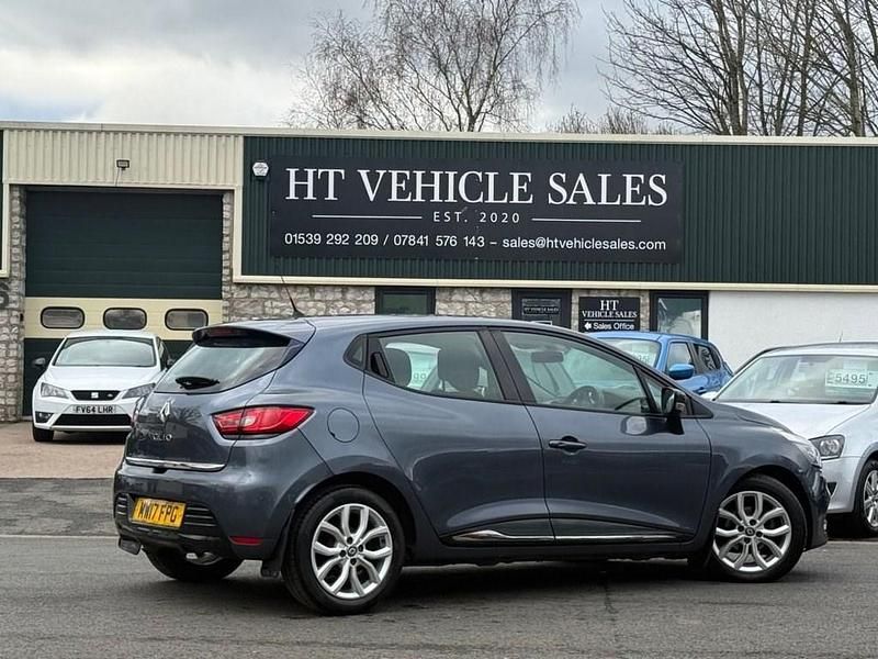 Used Renault Clio IV Dynamique 75 HP (55 kW) 2017 Grey Hatchback