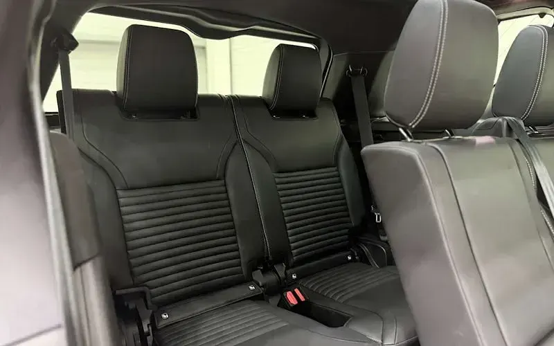 Used Land Rover Discovery HSE Dynamic 300 HP (220 kW) 2023 Black SUV