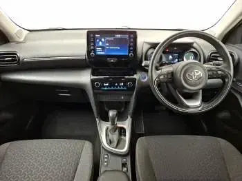 Used Toyota Yaris Hybrid 116 HP (85 kW) 2023 White Estate