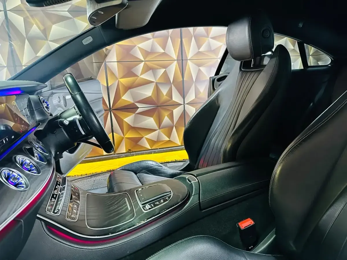 Usado Mercedes E220 AMG line 2021 Preto Coupé