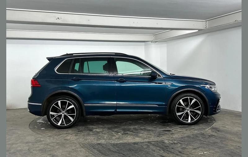 Used VW Tiguan R-line 150 HP (110 kW) 2022 Blue SUV