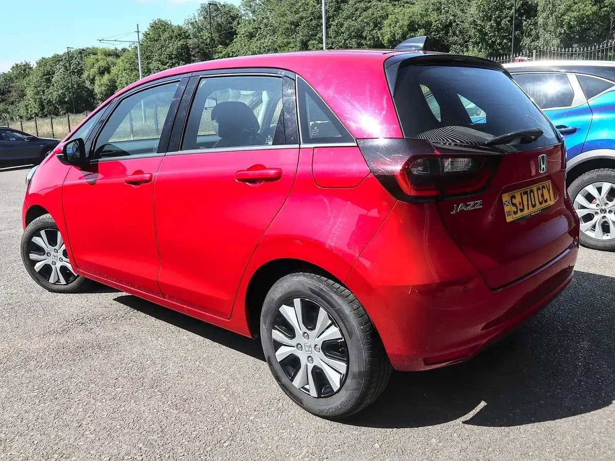 Used Honda Jazz Hybrid 109 HP (80 kW) 2020 Red Hatchback