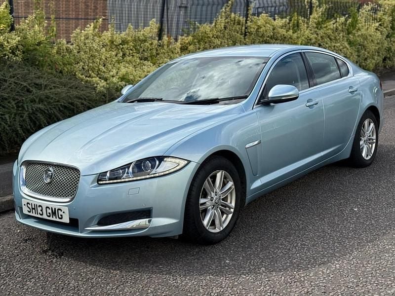 Used Jaguar XF SE 2013 Blue Sedan