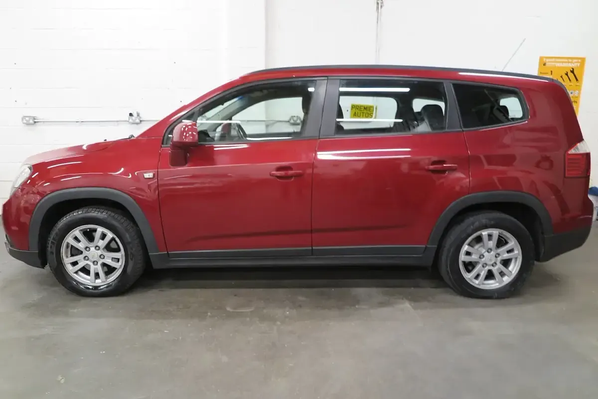 Used Chevrolet Orlando LT 141 HP (103 kW) 2012 Red MPV