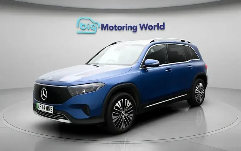 Begagnad Mercedes EQB250+ Executive 139 kW (190 HK) 2025 Blå SUV