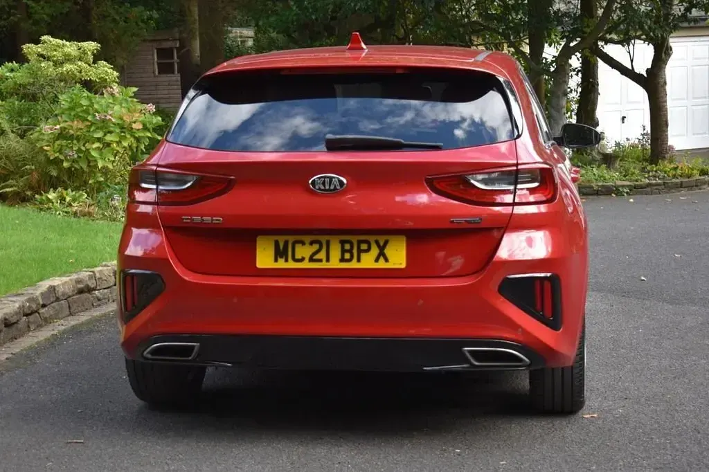 Używany Kia Ceed GT-Line 158 KM (116 kW) 2021 Czerwony Hatchback
