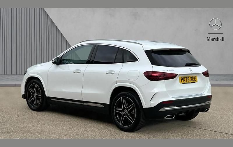 Usado Mercedes GLA200 Executive 161 HP (118 kW) 2025 Branco SUV