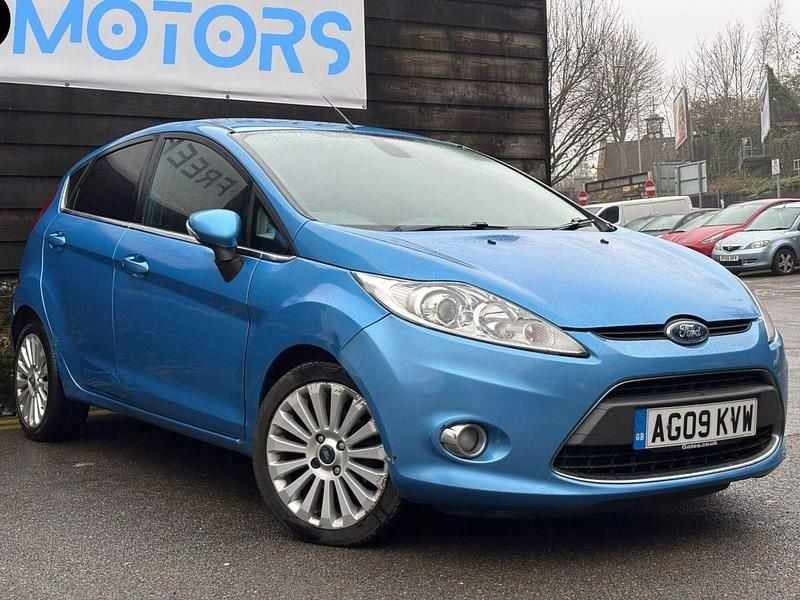 Blue Used 2009 Ford Fiesta Titanium Hatchback | £2,990 (Good price) - Image 1/4