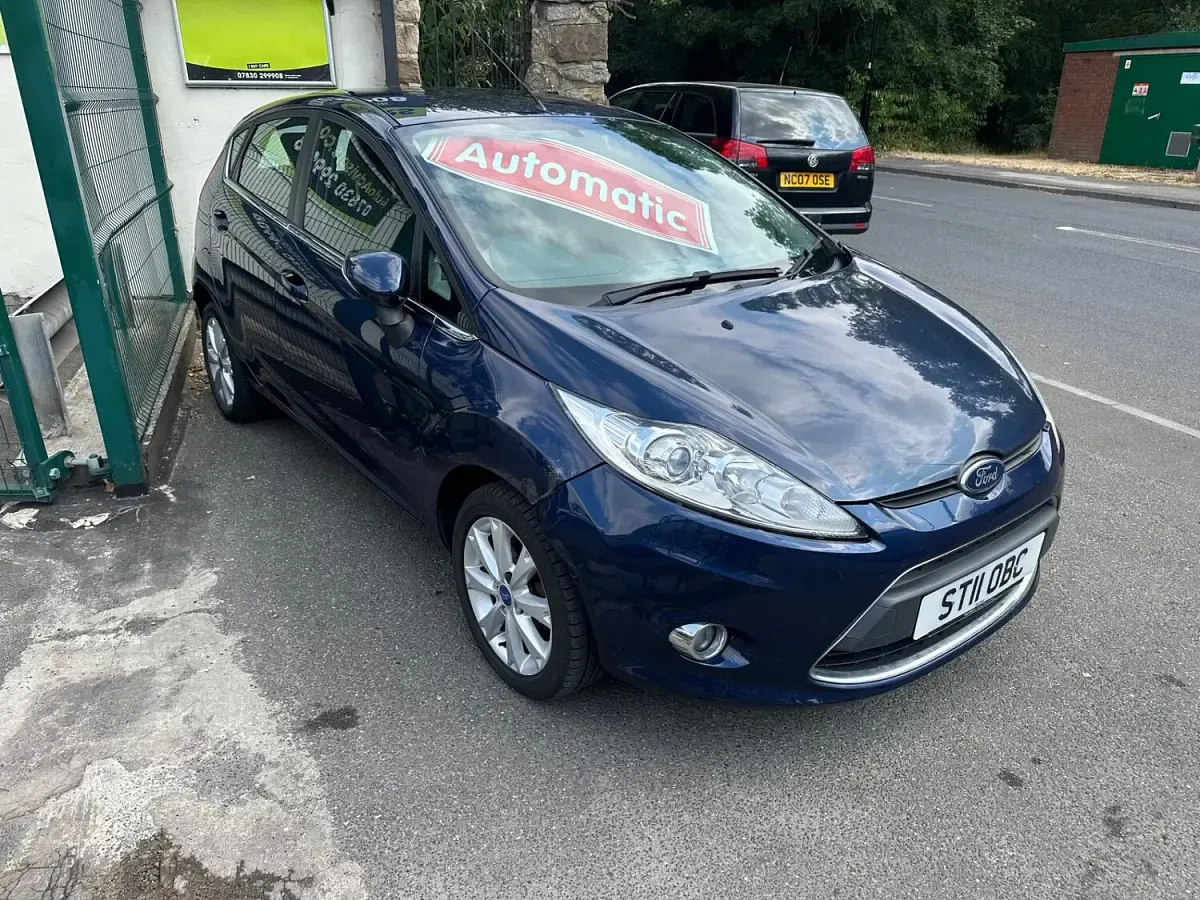 Used Ford Fiesta Zetec 96 HP (70 kW) 2011 Blue Hatchback
