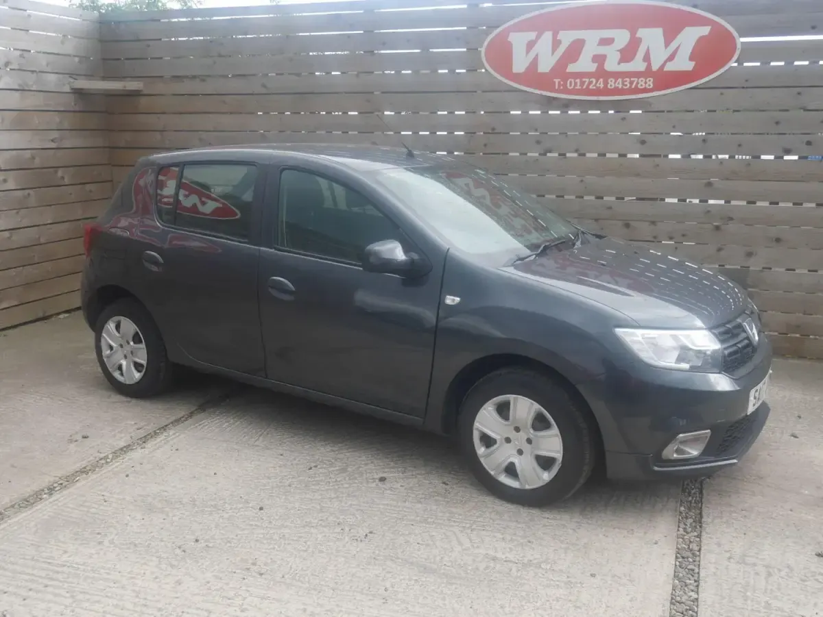 Usado Dacia Sandero Lauréate 90 HP (66 kW) 2017 Cinzento Citadino