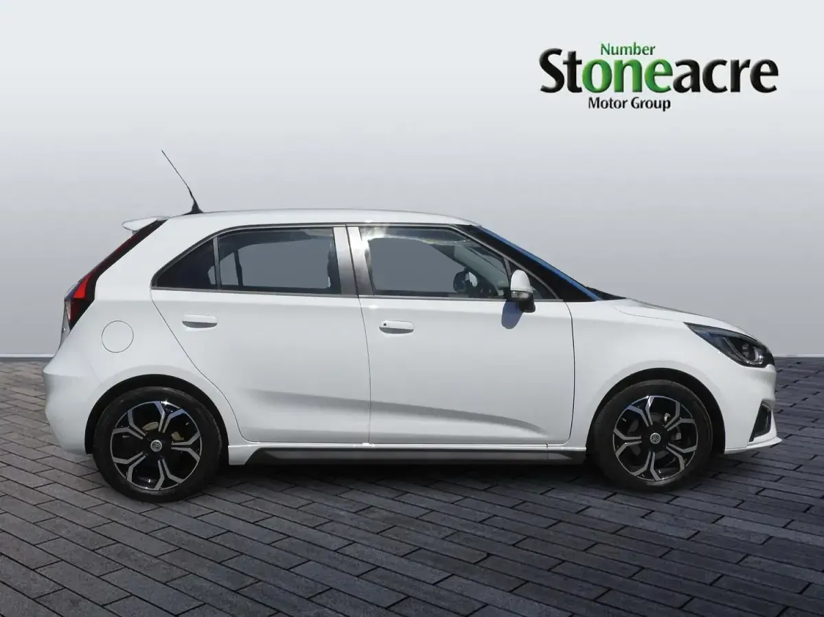 Used MG MG3 Exclusive 106 HP (77 kW) 2024 White Hatchback