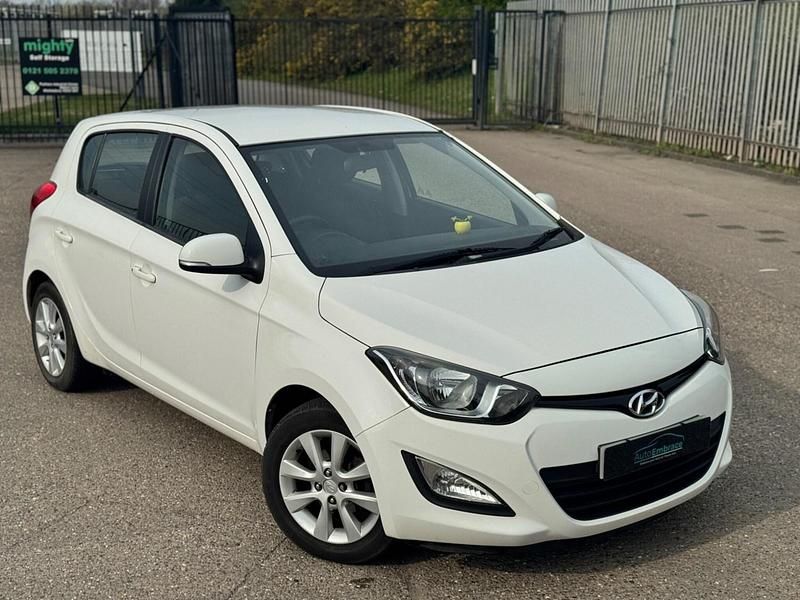 Used Hyundai i20 Active 2012 White Hatchback