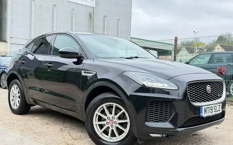 Usado Jaguar E-Pace R-Dynamic 150 HP (110 kW) 2020 SUV