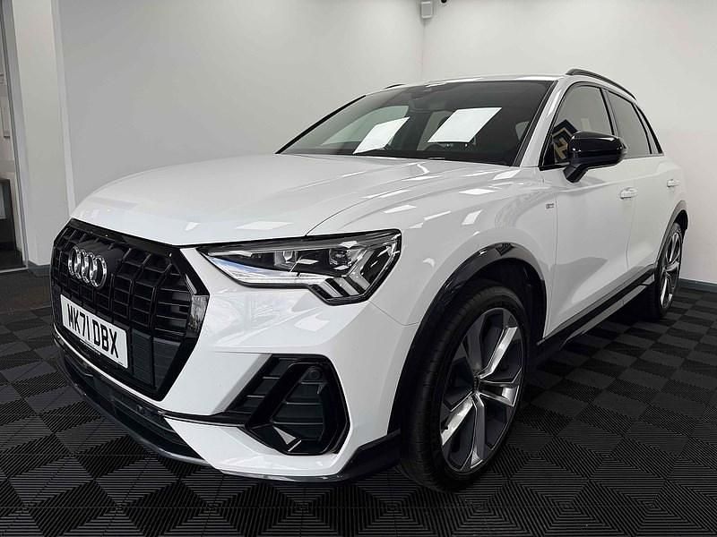 Begagnad Audi Q3 Black Edition 2021 Vit SUV