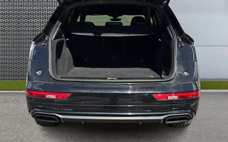 Used Audi Q5 204 HP (150 kW) 2021 Black SUV