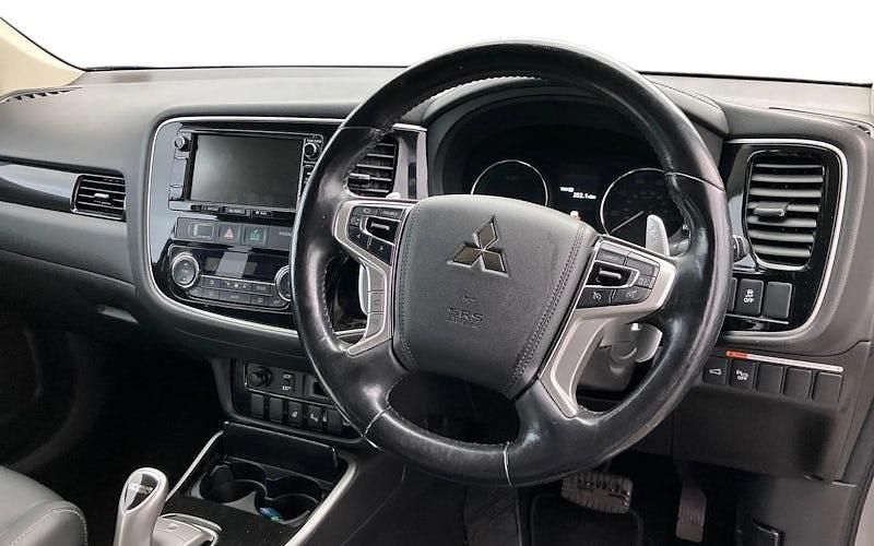 Used Mitsubishi Outlander P-HEV 203 HP (149 kW) 2017 Grey Estate