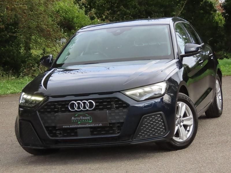 Used Audi A1 Sportback Design 116 HP (85 kW) 2019 Blue Hatchback