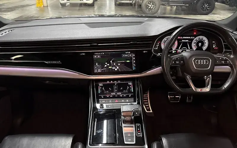 Used Audi Q7 S-Line 286 HP (210 kW) 2021 Grey SUV